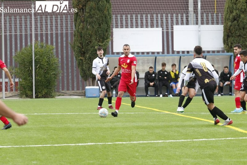 El Navega resiste en las trincheras los ataques del filial de Unionistas por el ascenso