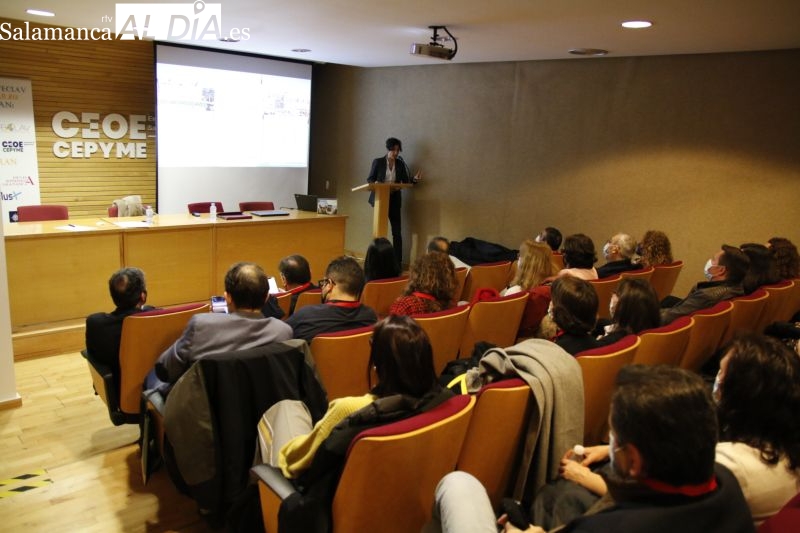 El Ayuntamiento apoyará a la Federación regional de agencias de viajes en la promoción del turismo