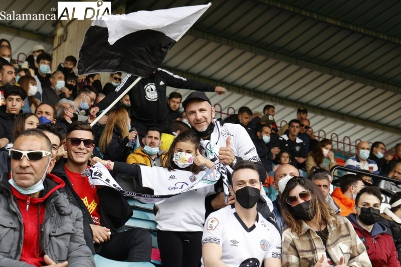 El Helmántico lleva en volandas al Salamanca UDS