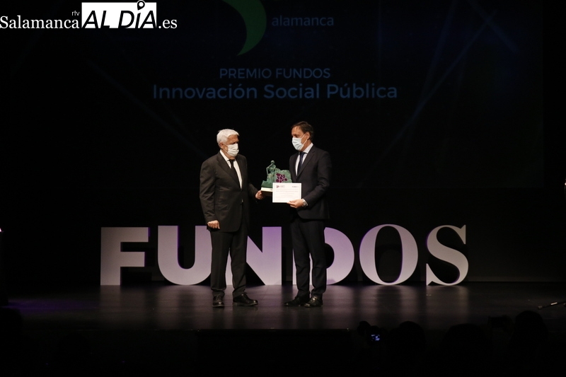 Reconocimiento a la innovación social en la entrega de los Premios FUNDOS 