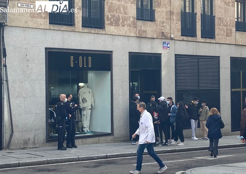 Susto en la calle San Pablo por el supuesto asalto a una tienda con jóvenes armados 