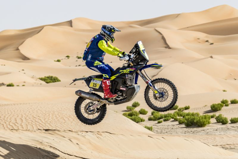 Decimotercer puesto para Santolino en la primera etapa del Desert Challenge en Abu Dhabi
