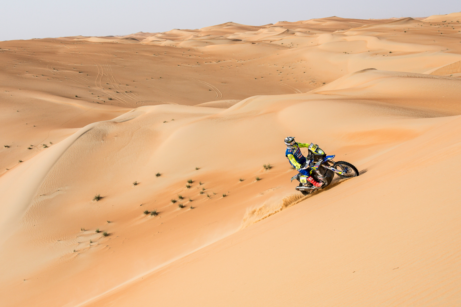 Santolino empieza a ‘leer’ las dunas, pero un inesperado actor le complica el día