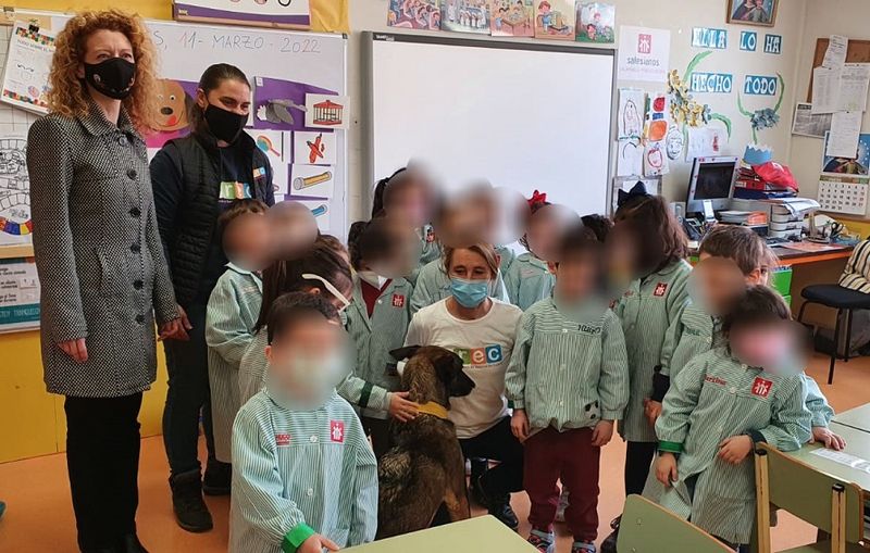 Un millar de escolares salmantinos aprenden a cuidar mascotas