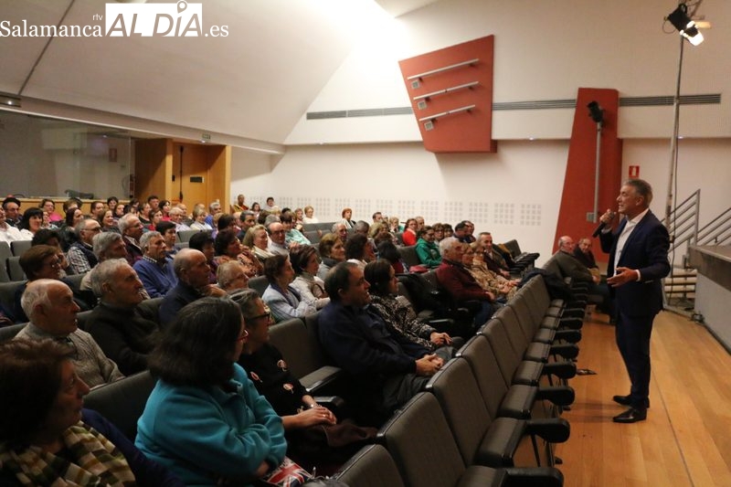 Los mayores de Vitigudino disfrutarán este sábado de la voz de Armando