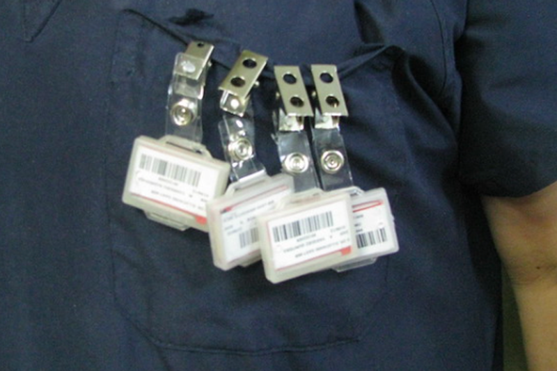 ¿Cómo se protegen los profesionales que trabajan expuestos a radiación?