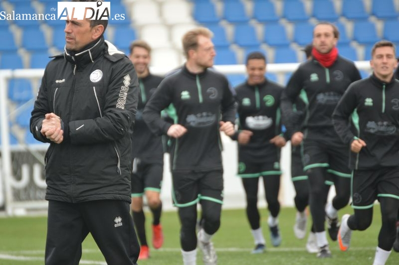 Edu Cortina deja atrás su proceso gripal y es uno más del grupo en Unionistas