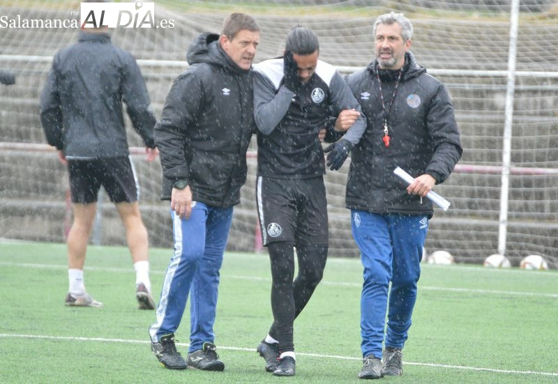 Ambiente de funeral en el entrenamiento del Salamanca UDS