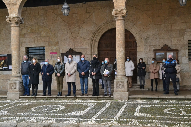 Guardado un minuto de silencio por la paz en Ucrania