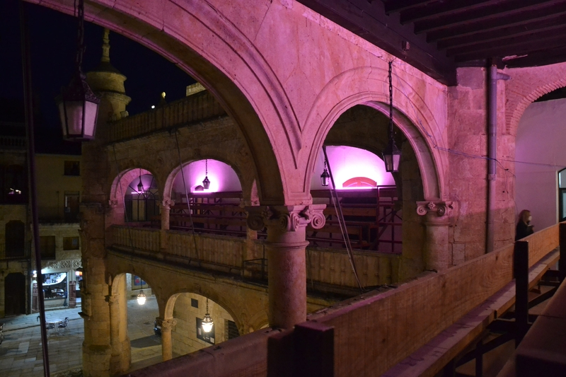 La Casa Consistorial prolonga su look morado