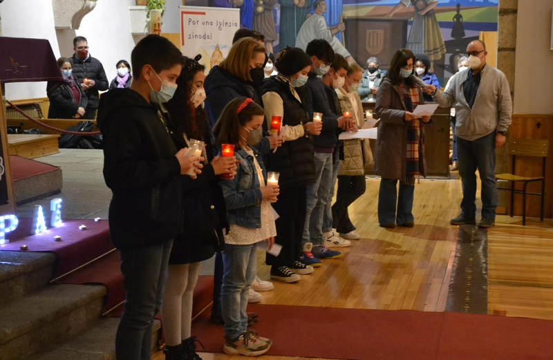 Amplia asistencia de fieles a la Vigilia por la Paz en Ucrania
