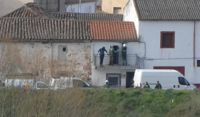 La Guardia Civil lleva a cabo una operación en el Arrabal del Puente