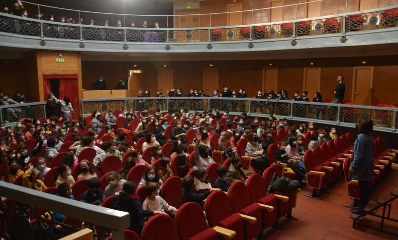 Los escolares mirobrigenses vuelven al Teatro más de dos años después