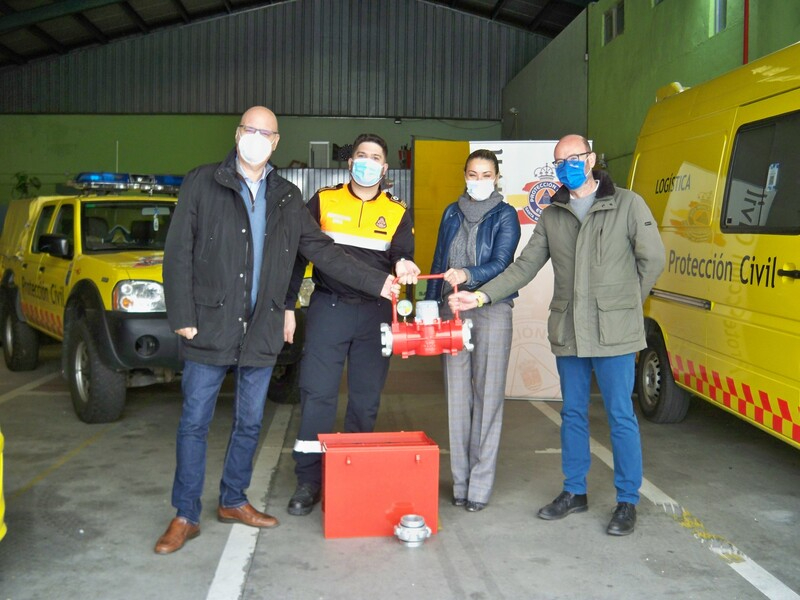 Protección Civil de Santa Marta recibe el nuevo equipo para la revisión de las bocas de incendio