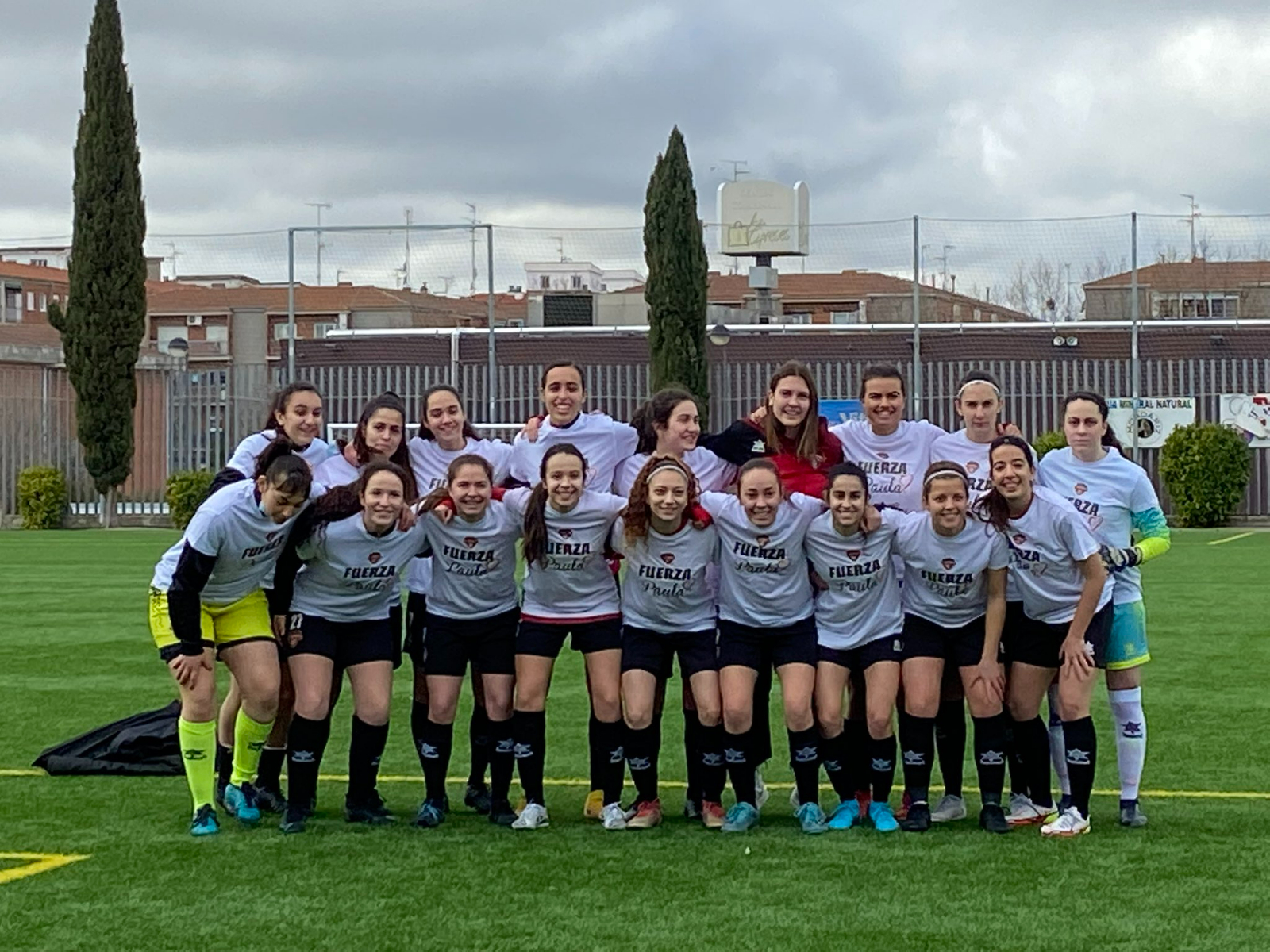 El Salamanca FF firma las tablas con el Cádiz y muestra su apoyo a Ucrania (1-1)