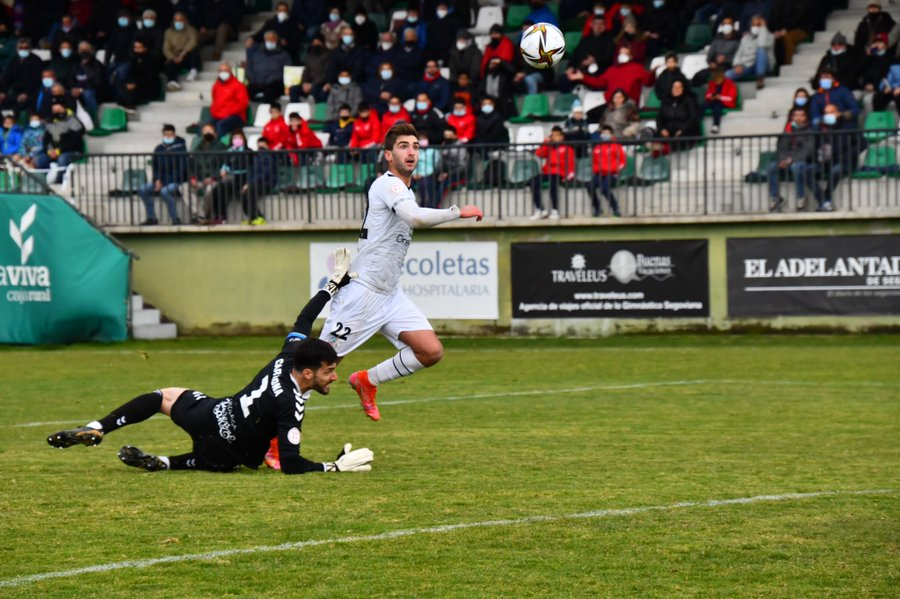 Combate nulo entre el Salamanca UDS y la Segoviana en La Albuera (0-0)