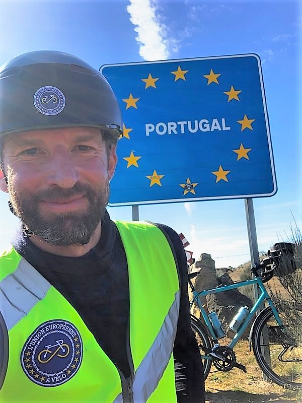 Pedaleando la Unión Europea por la educación y el medioambiente