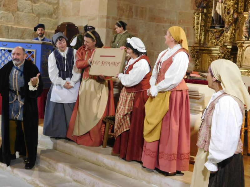 Huerta disfruta de una tarde de teatro con la obra Buscando a Nebrija