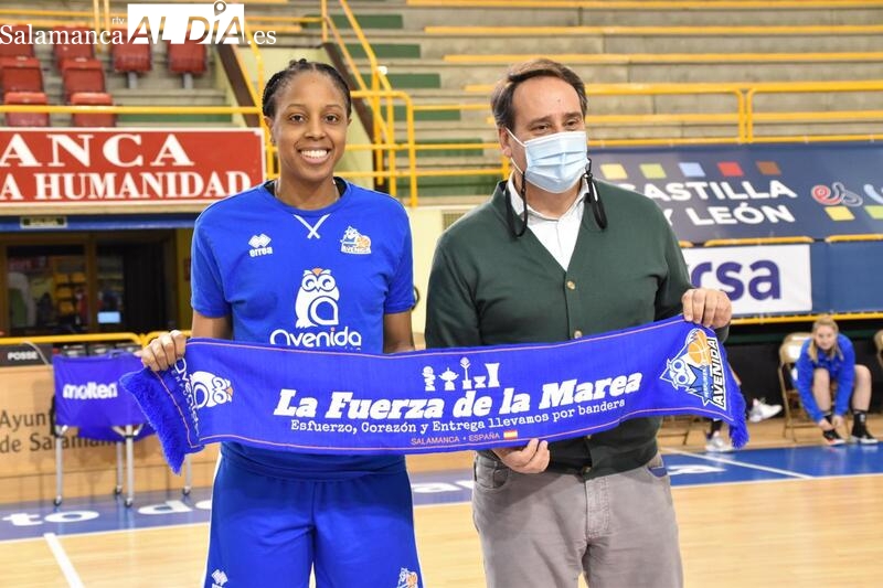 Adaora Elonu, contenta de volver a casa y con ganas de ayudar a que Avenida gane la Copa de la Reina