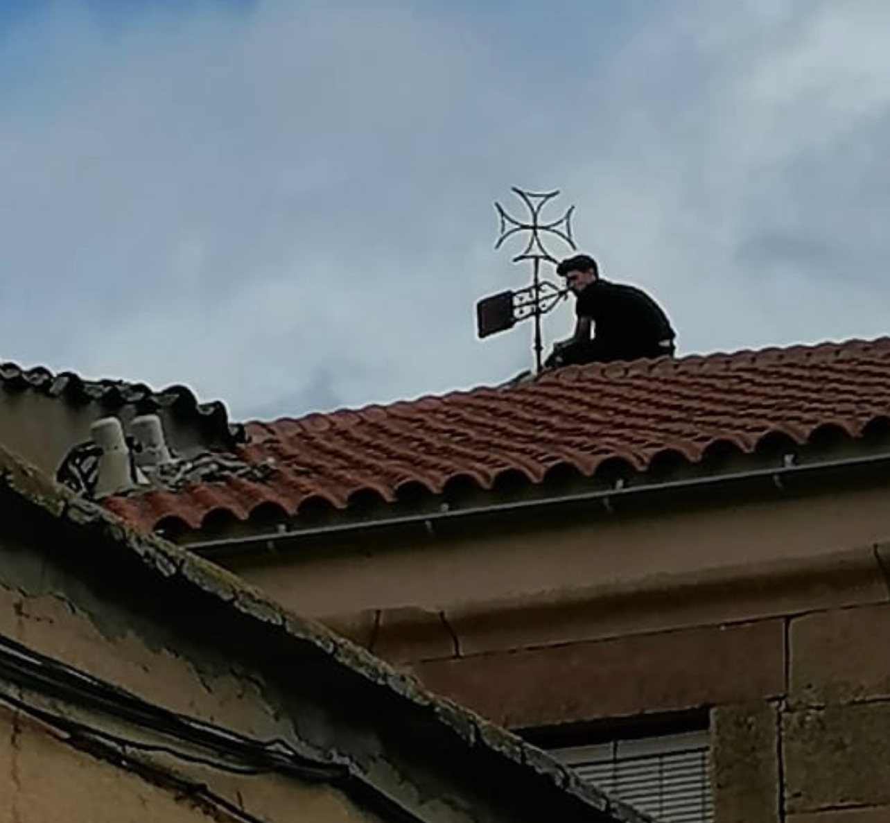 El adiós a los bienes del Monasterio de las Trinitarias de Villoruela se lleva por delante hasta la veleta