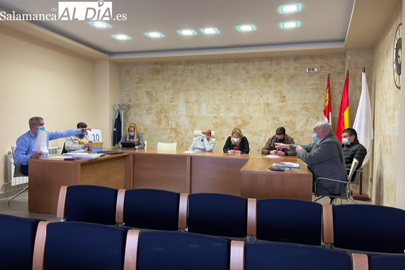 Ánimos caldeados en el pleno de Babilafuente, pasando de un puro trámite a que el portavoz del PP pida la dimisión de ex teniente de alcalde de BIEN