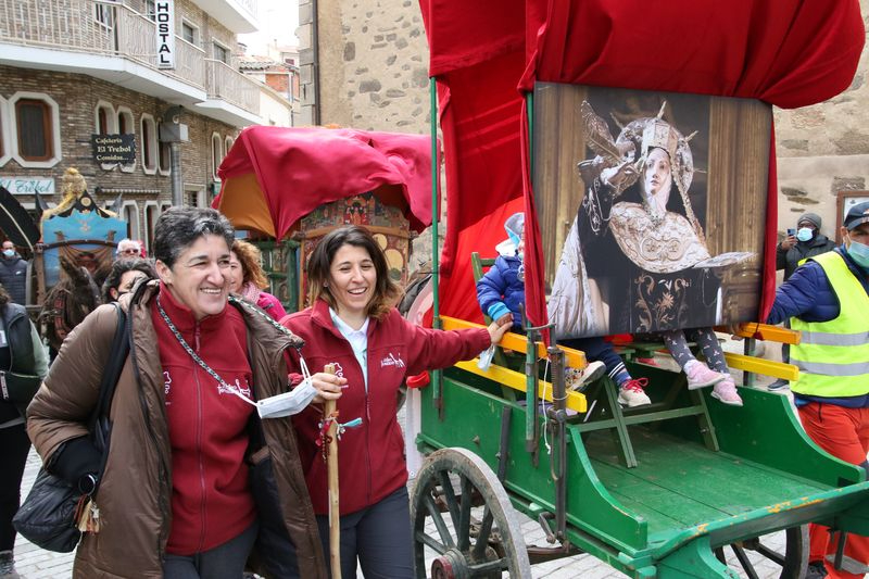 ‘De la Cuna al Sepulcro’ peregrina al encuentro con Teresa de Jesús