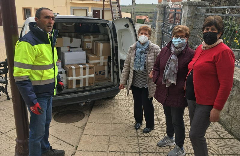 Gallegos de Argañán recoge materiales y alimentos para enviar a Ucrania