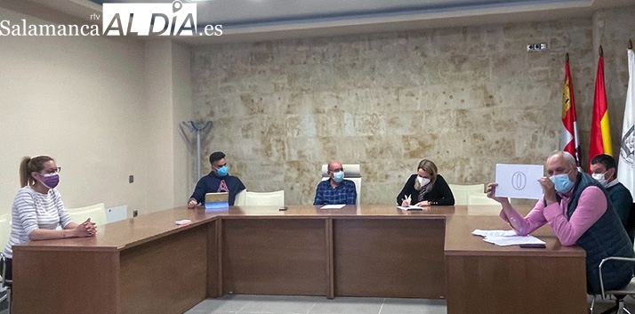 El alcalde de Babilafuente desmiente tajante un pacto con el PP y pone en valor el acuerdo de legislatura con Nieves Alonso, nueva teniente de alcaldía