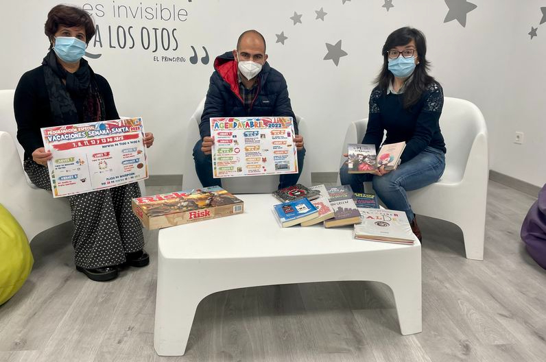 Juegos de estrategia, un taller de repostería y fomento de la lectura para los jóvenes de Guijuelo