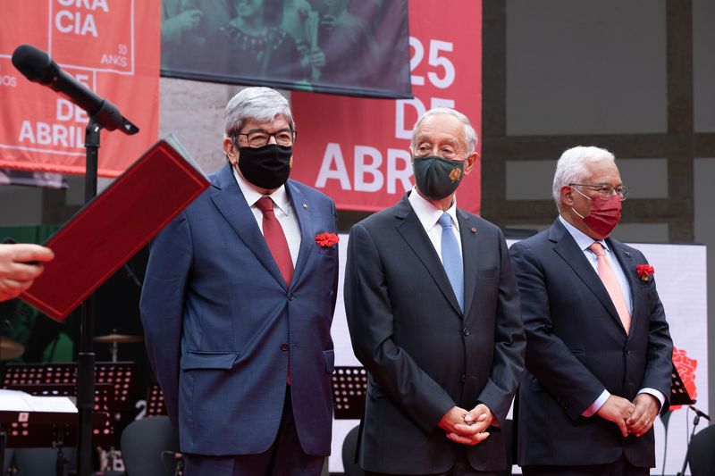 Portugal celebra que ha vivido un día más en democracia que en dictadura