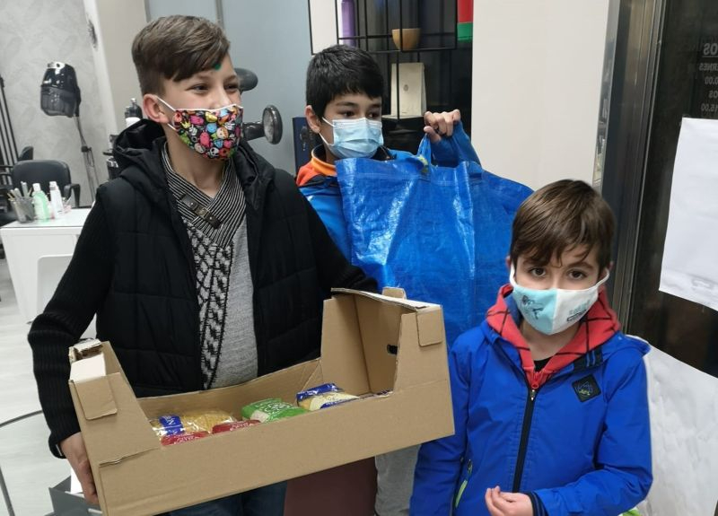 Los niños de Santa Marta de Tormes aportan su granito de arena en la ayuda a Ucrania