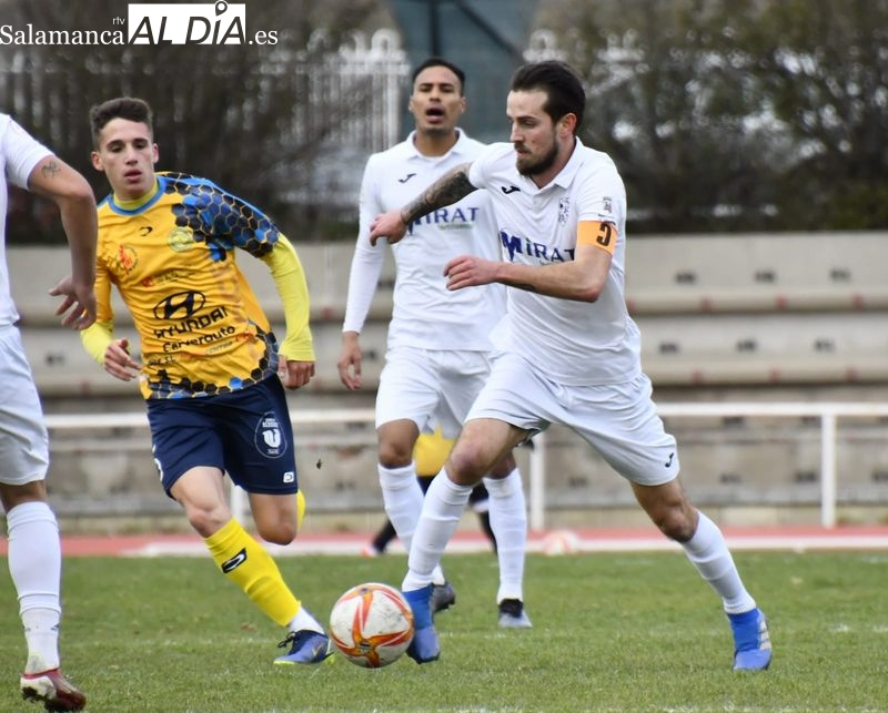 Remontadón del Ribert al colista para salir del descenso y ganar diez jornadas después (4-2)
