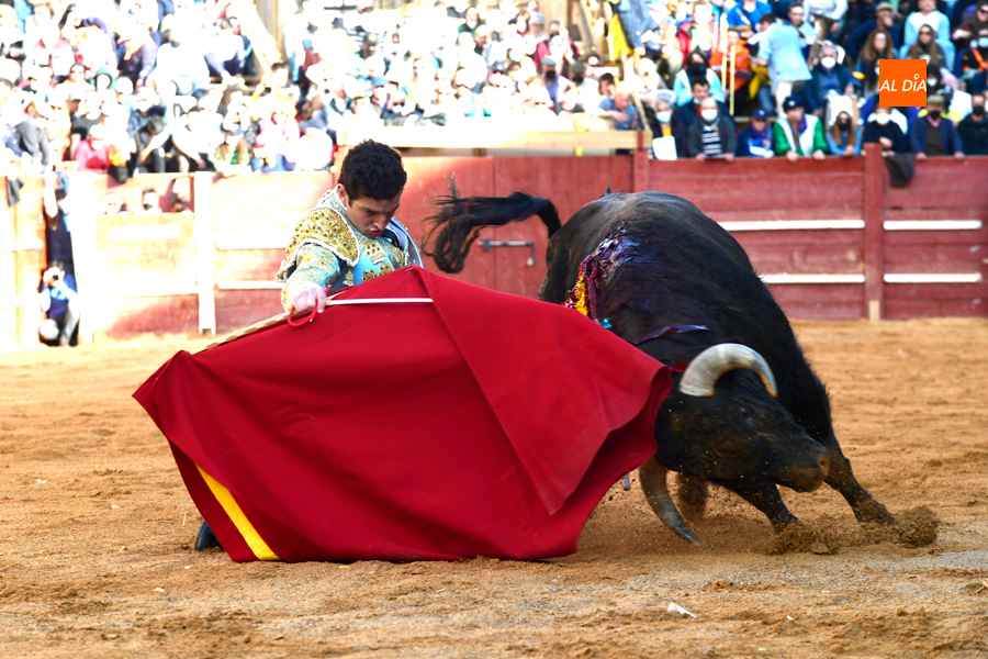 Unos lances de Valentín Hoyos que pedían poetas