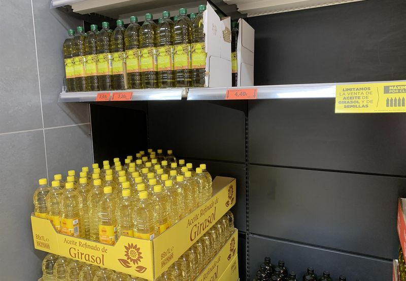 Llamamiento a los consumidores para que no hagan compras masivas