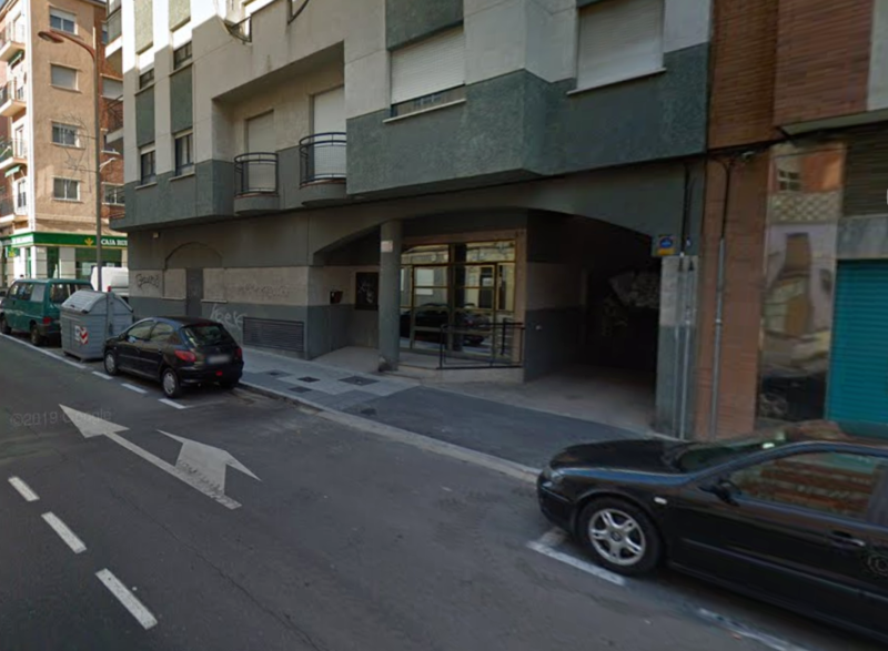 Salen a subasta once plazas de garaje en el Camino de las Aguas 