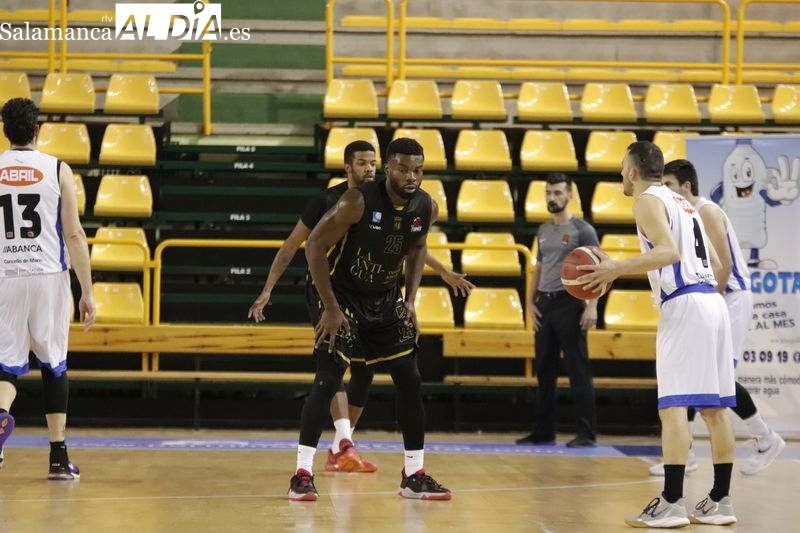 El CB Tormes supera al Gijón Basket y no pierde el rumbo (66-56)