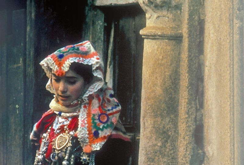 Antonio Cea presenta su libro La sagrada belleza de las joyas serranas y candelarias en la UPSA