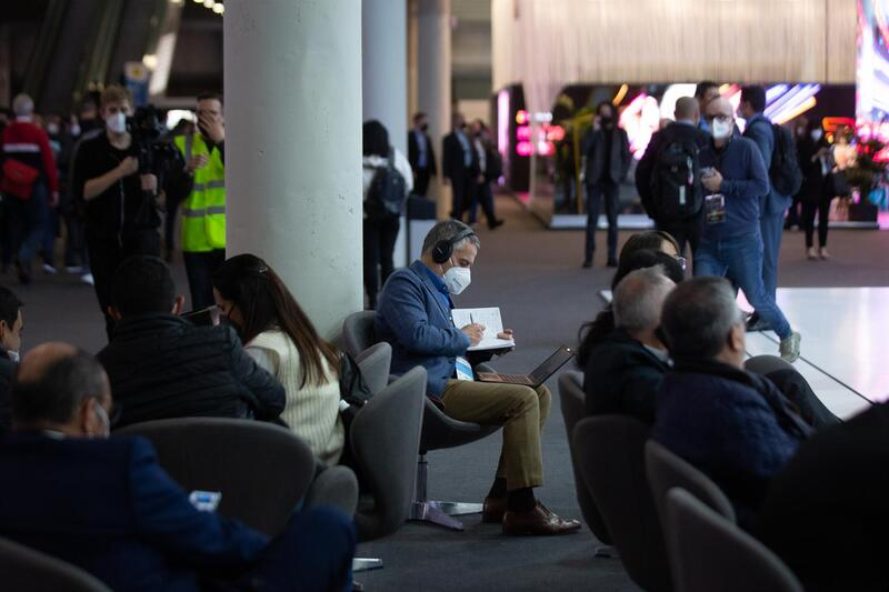 España suma 58.561 nuevos casos de COVID-19 y 473 muertes desde el viernes, mientras la incidencia baja a 515 
