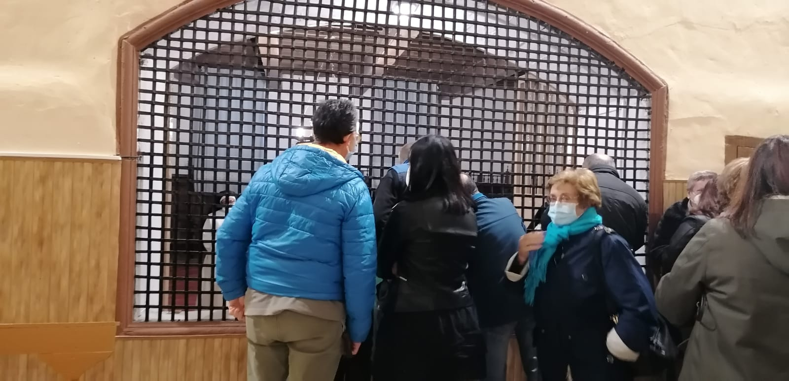 Villoruela y Las Villas despiden emocionados a las Trinitarias en la misa que simboliza el cierre del Monasterio