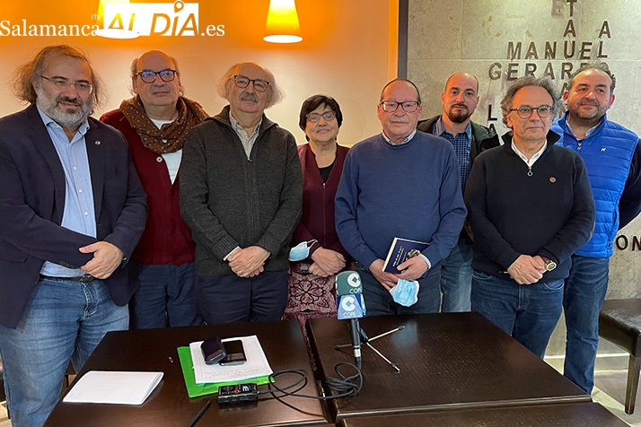 La profesora salmantina María Antonia Esmeralda Sánchez se alza con el XXIX Premio Nacional de Poesía de la Hermandad de Cofradías