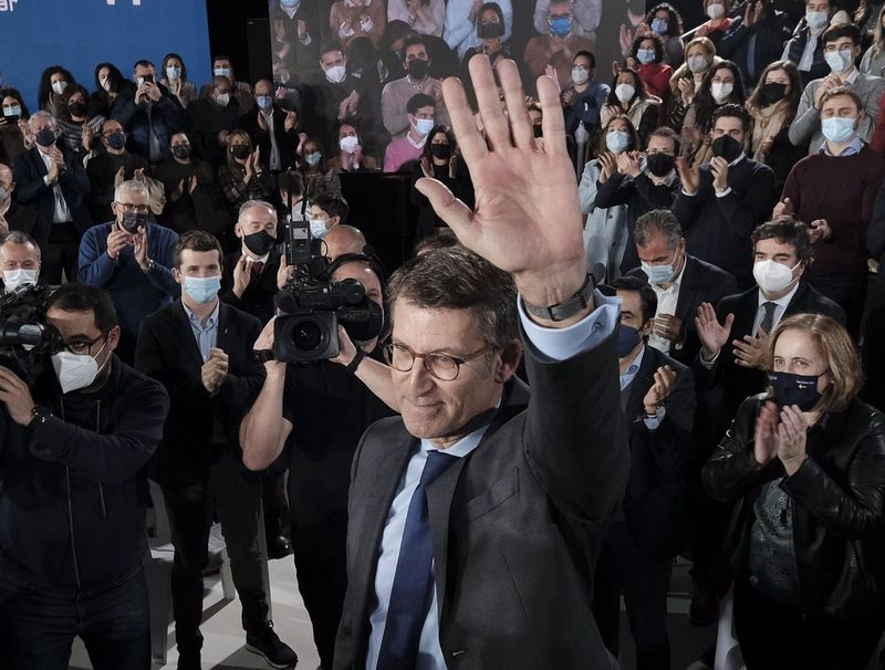 Feijóo se abre a pactos de Estado con Pedro Sánchez 