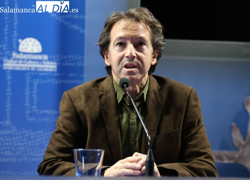 El vacío, los poemas de Fernando Gil Villa sobre el confinamiento