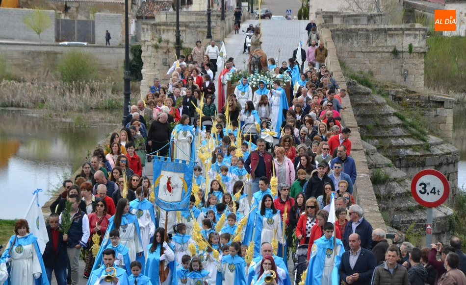 La Cofradía de La Borriquilla anima a l@s niñ@s a hacerse cofrades