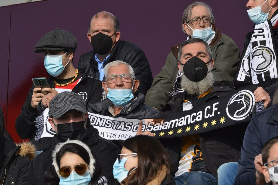 Engánchate, engánchanos, la promoción de Unionistas para que sus socios puedan retirar entradas a dos euros