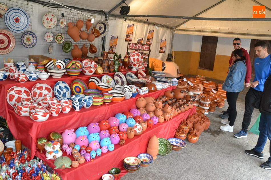 La clásica ‘Feria de Cerámica y Alfarería’ de Semana Santa se transforma en un ‘Mercado Artesano’