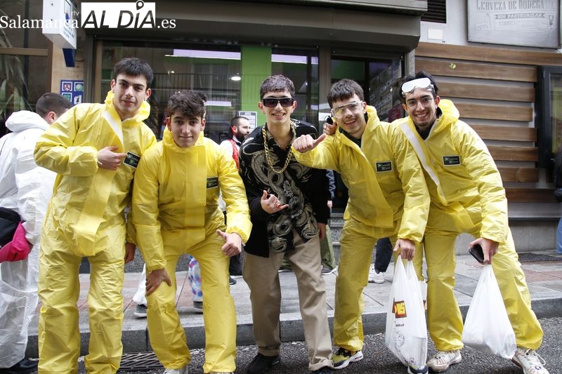 Disfraces y buen humor para celebrar las fiestas de la Facultad de Ciencias Sociales