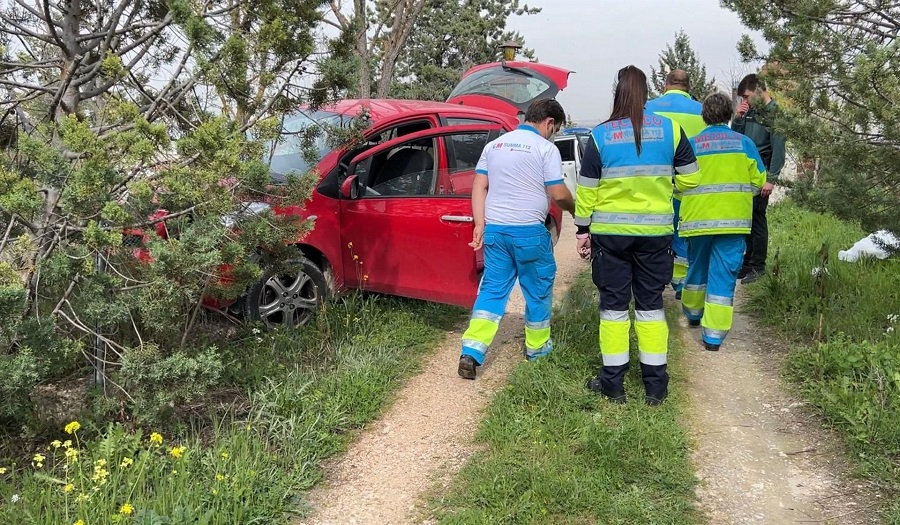 Muere un hombre arrollado accidentalmente por su mujer a la entrada de su finca en Chichón