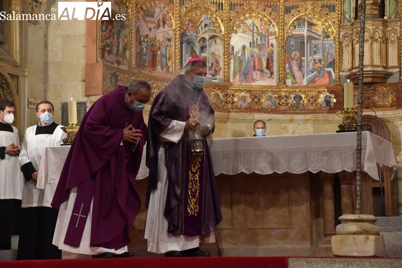 El Obispo Retana preside la eucaristía del Miércoles de Ceniza en la Catedral Vieja 