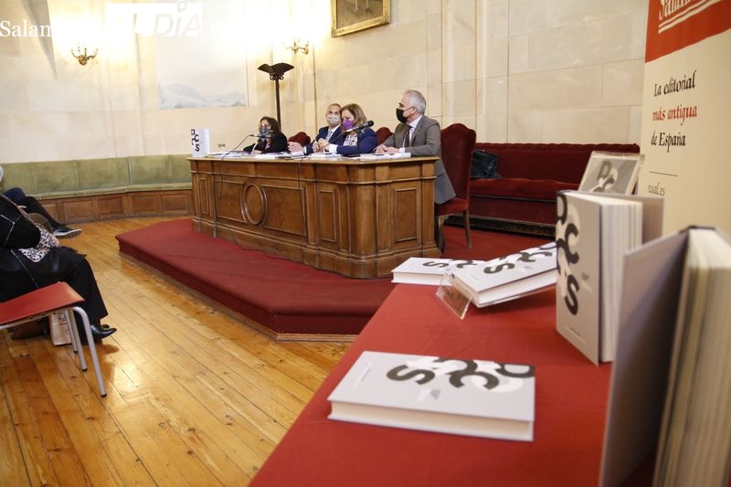 El libro que hace memoria y justicia con las ocho doctoras ‘honoris causa’ de la Universidad de Salamanca