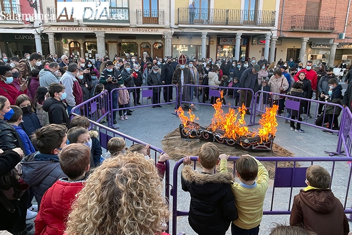 Multitudinario adiós al carnaval con el entierro de la sardina en Peñaranda